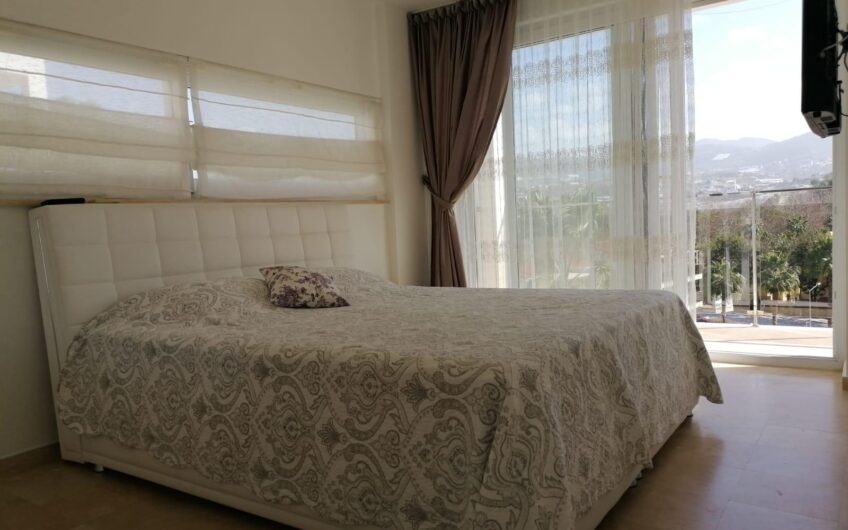 Villa for sale in a complex with full activities