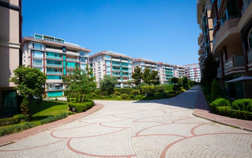New apartments of various sizes in a complex for sale in Istanbul Buyukcekmece