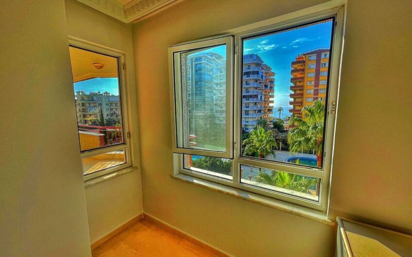 2+1 apartment for Sale in Alanya Mahmutlar Central Location