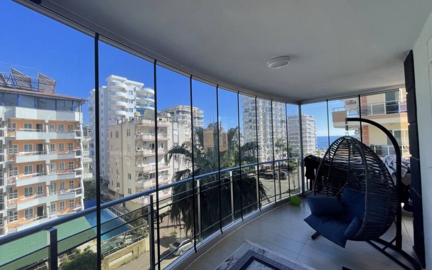 2+1 luxury apartment with sea view in Mahmutlar