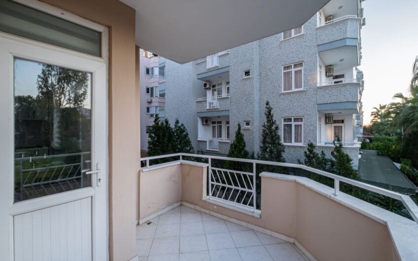 2+1 Flat in Cumhuriyet District Alaiye Apartment
