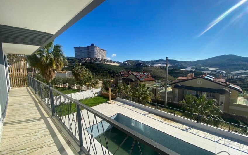 4 room villa with great views for sale in Gold City