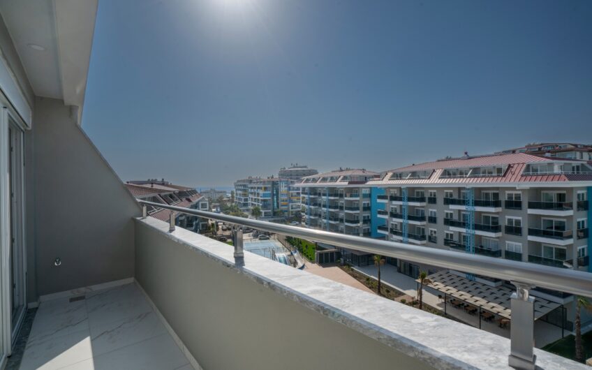 Luxury penthouse with sea view in Kestel