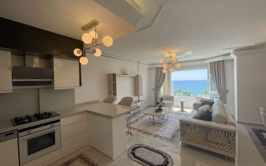 Luxury seafront apartment in Tosmur