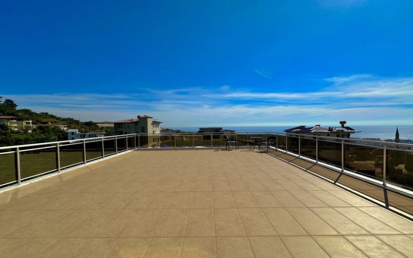 LYXVILLA MED FULL HAVS- OCH SLOTTSUTSIKTER I ALANYA, TURKIET