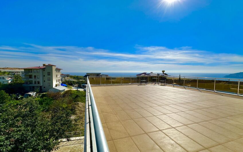 LYXVILLA MED FULL HAVS- OCH SLOTTSUTSIKTER I ALANYA, TURKIET