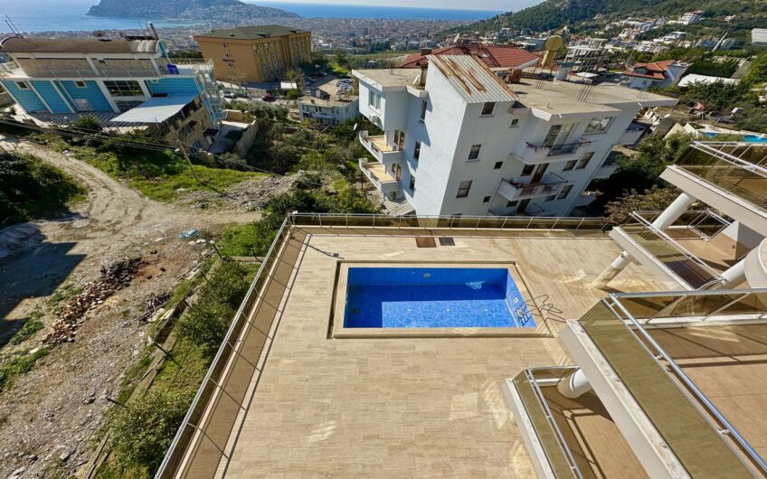 LYXVILLA MED FULL HAVS- OCH SLOTTSUTSIKTER I ALANYA, TURKIET