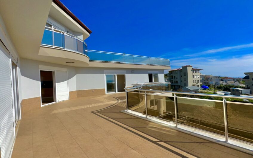 LYXVILLA MED FULL HAVS- OCH SLOTTSUTSIKTER I ALANYA, TURKIET