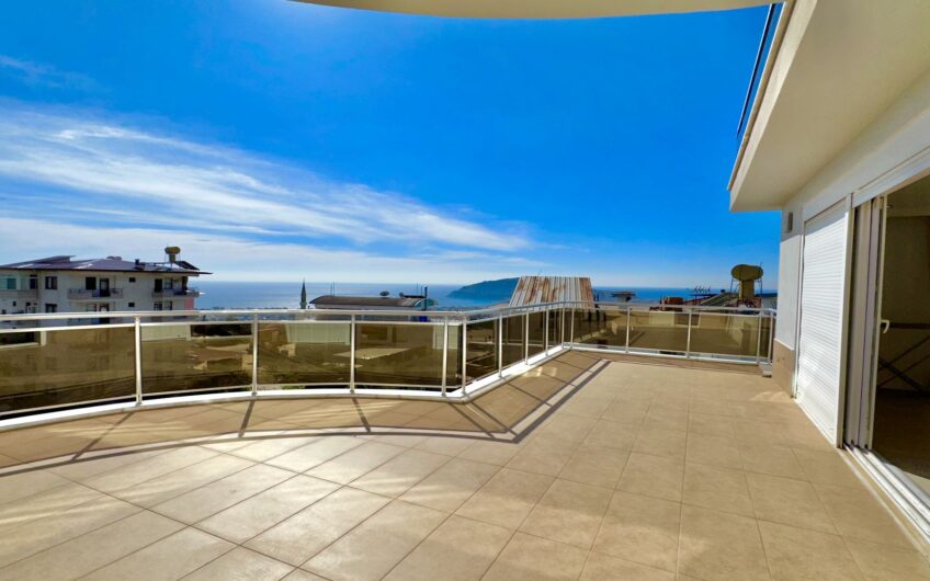 LYXVILLA MED FULL HAVS- OCH SLOTTSUTSIKTER I ALANYA, TURKIET