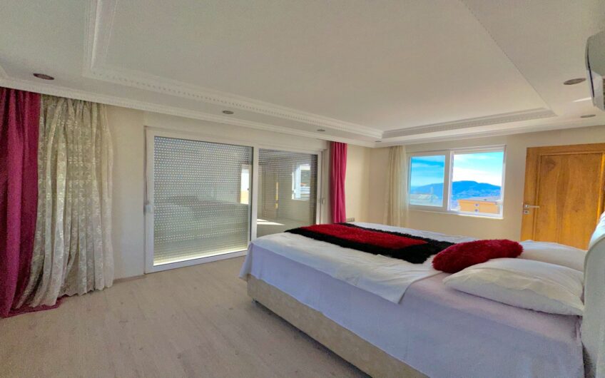 LYXVILLA MED FULL HAVS- OCH SLOTTSUTSIKTER I ALANYA, TURKIET