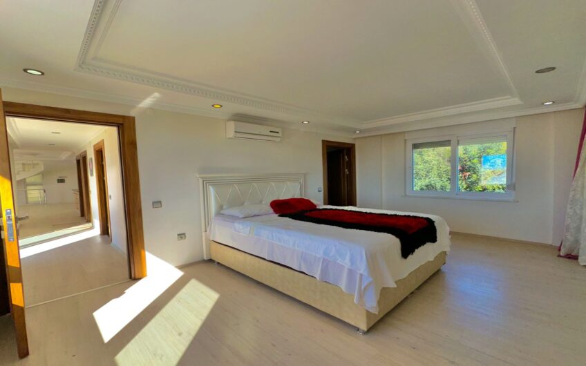 LYXVILLA MED FULL HAVS- OCH SLOTTSUTSIKTER I ALANYA, TURKIET