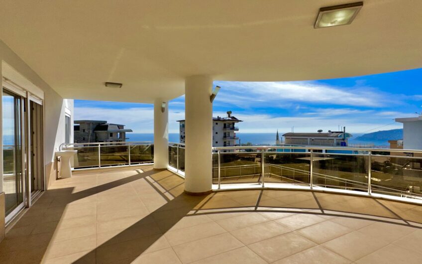 LYXVILLA MED FULL HAVS- OCH SLOTTSUTSIKTER I ALANYA, TURKIET