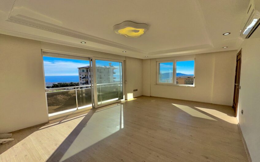 LYXVILLA MED FULL HAVS- OCH SLOTTSUTSIKTER I ALANYA, TURKIET