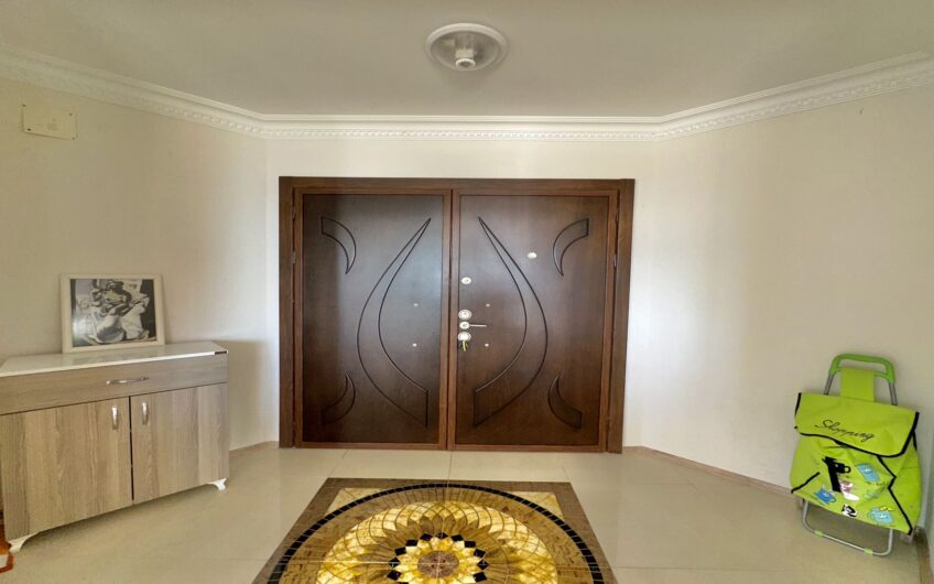 LYXVILLA MED FULL HAVS- OCH SLOTTSUTSIKTER I ALANYA, TURKIET