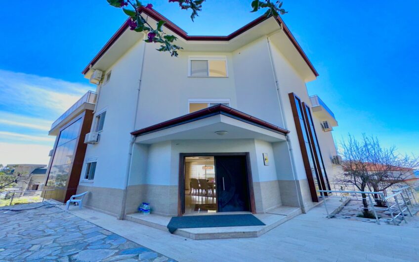 LYXVILLA MED FULL HAVS- OCH SLOTTSUTSIKTER I ALANYA, TURKIET