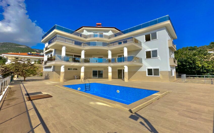 LYXVILLA MED FULL HAVS- OCH SLOTTSUTSIKTER I ALANYA, TURKIET