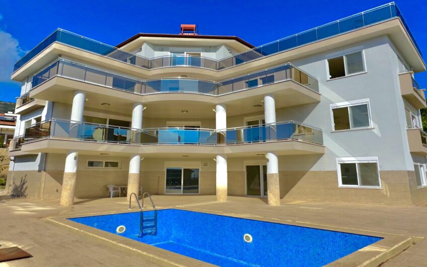 LYXVILLA MED FULL HAVS- OCH SLOTTSUTSIKTER I ALANYA, TURKIET