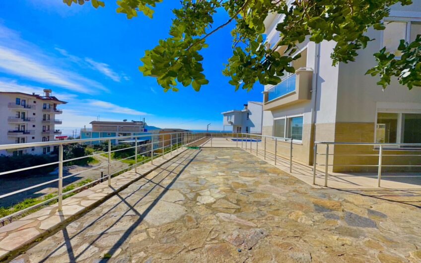 LYXVILLA MED FULL HAVS- OCH SLOTTSUTSIKTER I ALANYA, TURKIET