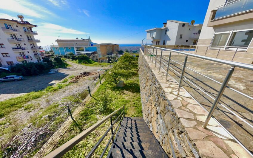 LYXVILLA MED FULL HAVS- OCH SLOTTSUTSIKTER I ALANYA, TURKIET