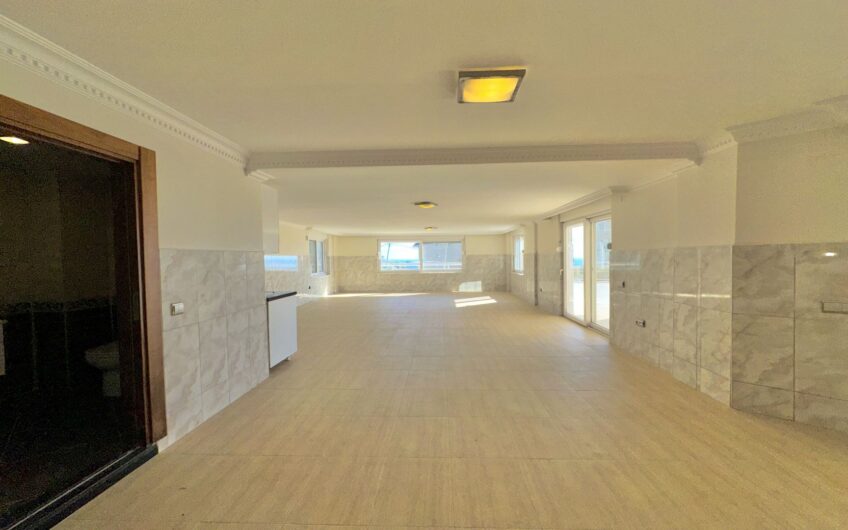 LYXVILLA MED FULL HAVS- OCH SLOTTSUTSIKTER I ALANYA, TURKIET