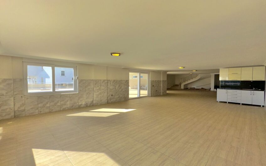 LYXVILLA MED FULL HAVS- OCH SLOTTSUTSIKTER I ALANYA, TURKIET