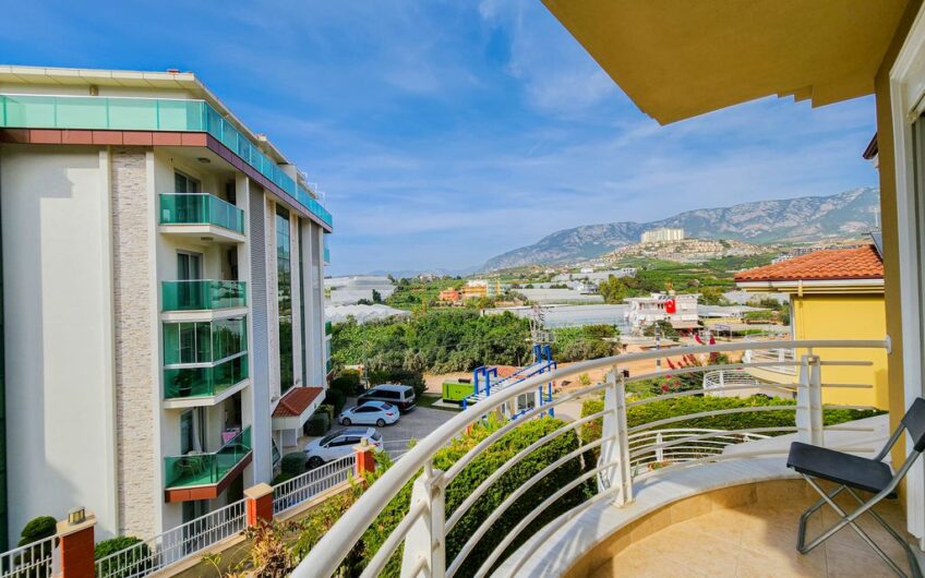 Срочно продается отдельно стоящая вилла в жилом комплексе в Карджичаке, Алания – инвестиционная возможность.