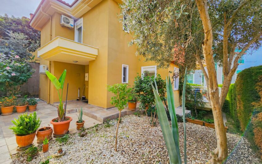 Срочно продается отдельно стоящая вилла в жилом комплексе в Карджичаке, Алания – инвестиционная возможность.