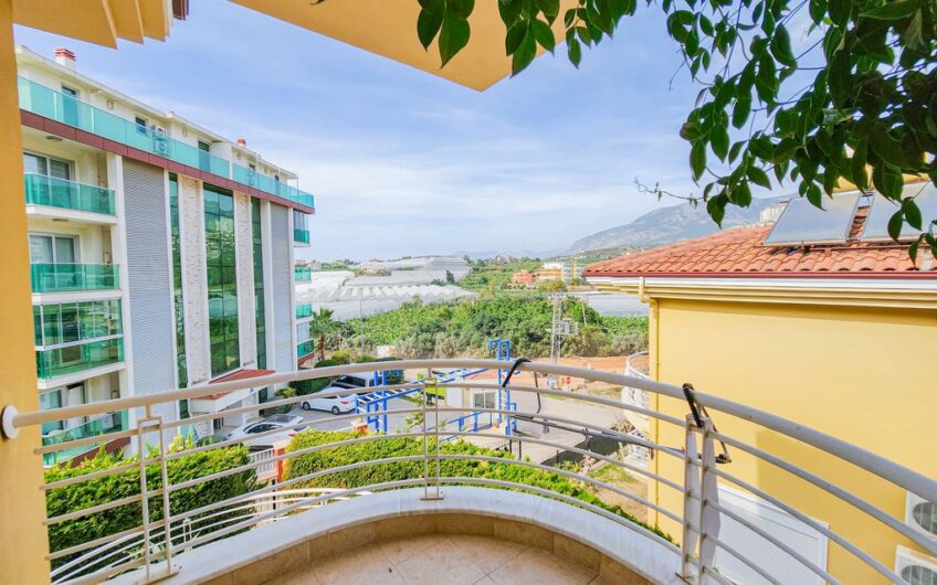 Срочно продается отдельно стоящая вилла в жилом комплексе в Карджичаке, Алания – инвестиционная возможность.