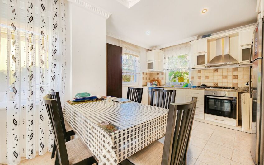 Срочно продается отдельно стоящая вилла в жилом комплексе в Карджичаке, Алания – инвестиционная возможность.