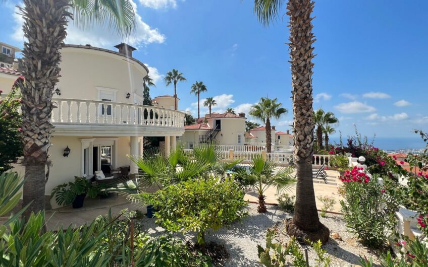 Luxury Detached Villa with Panoramic Sea and Castle Views in Kargıcak, Alanya