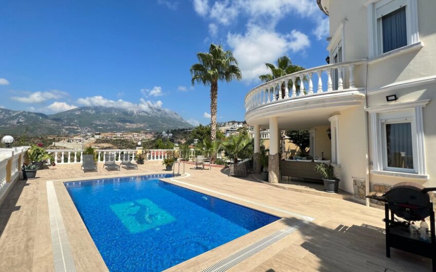 Luxury Detached Villa with Panoramic Sea and Castle Views in Kargıcak, Alanya
