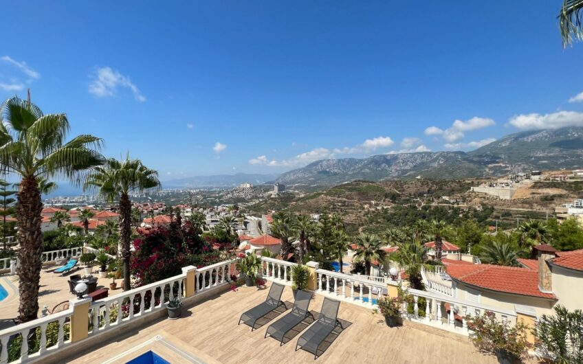 Luxury Detached Villa with Panoramic Sea and Castle Views in Kargıcak, Alanya