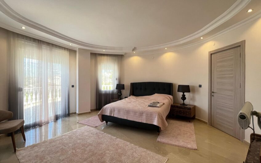 Luxury Detached Villa with Panoramic Sea and Castle Views in Kargıcak, Alanya