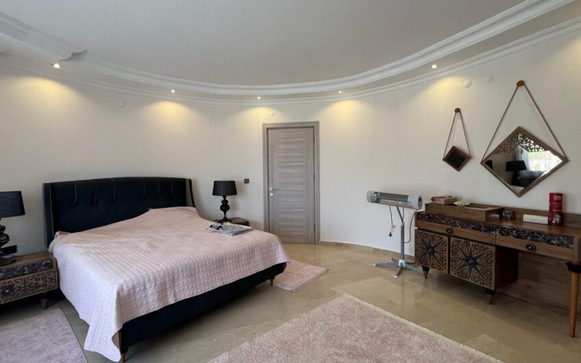 Luxury Detached Villa with Panoramic Sea and Castle Views in Kargıcak, Alanya