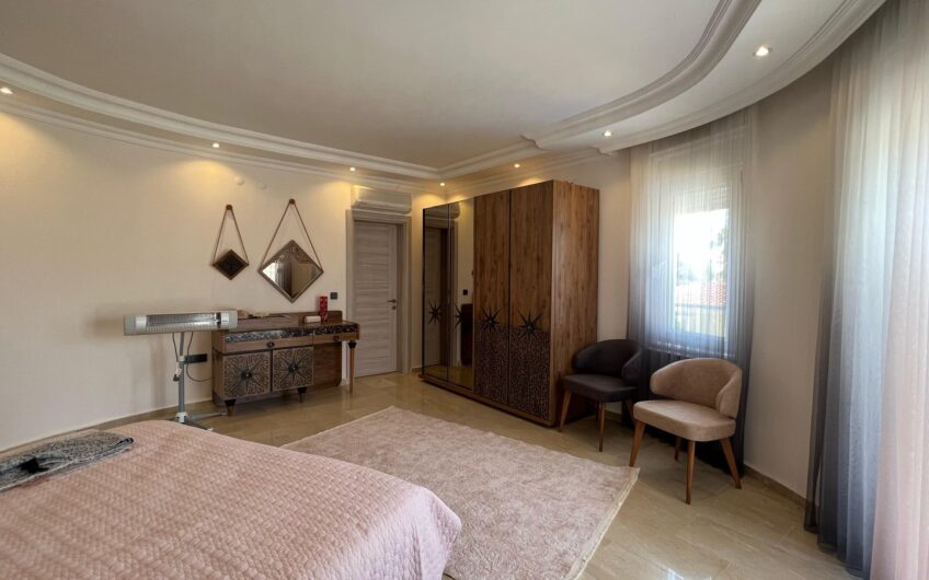 Luxury Detached Villa with Panoramic Sea and Castle Views in Kargıcak, Alanya