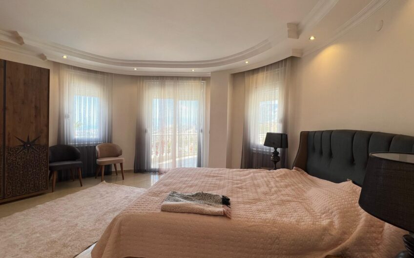 Luxury Detached Villa with Panoramic Sea and Castle Views in Kargıcak, Alanya